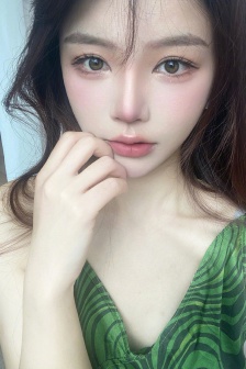 黑皮辣妹